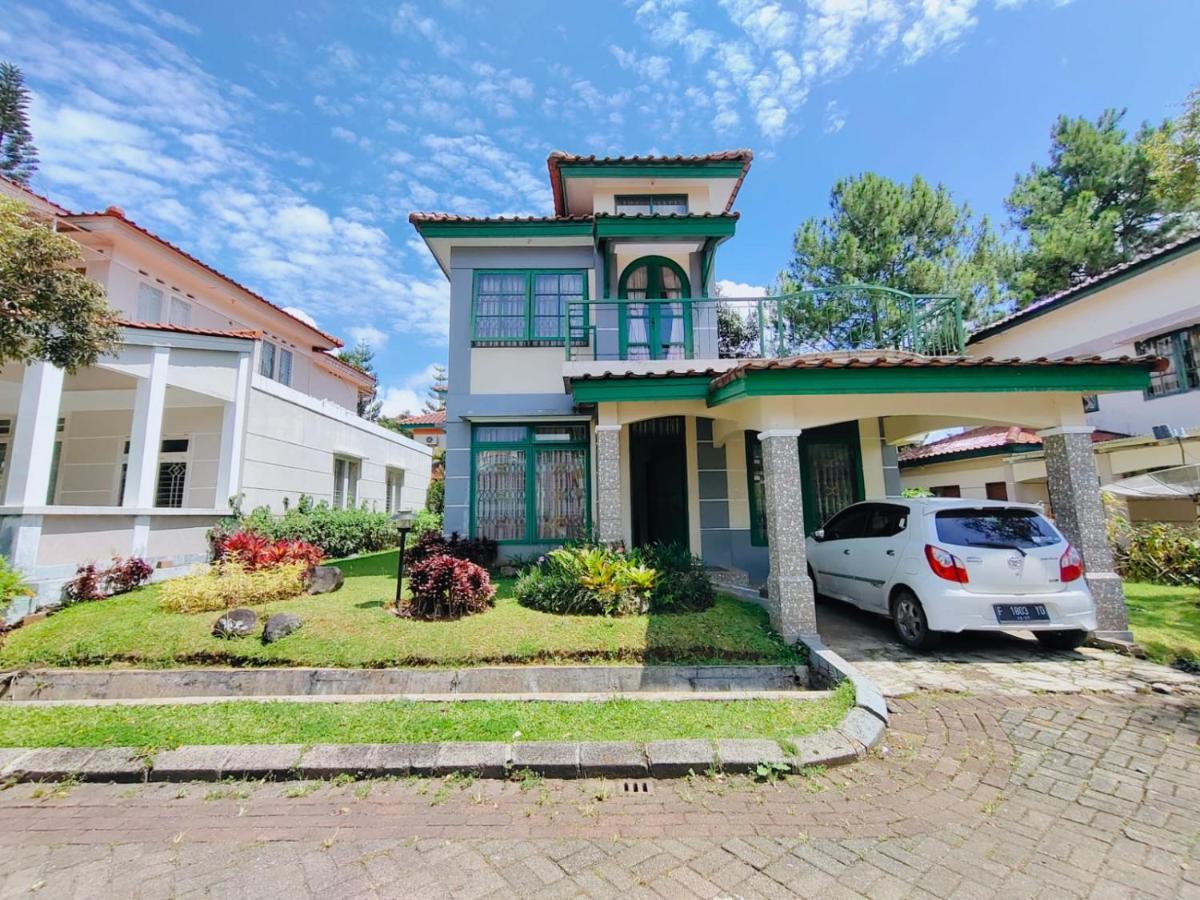 Villa Semesta Cikundul ภายนอก รูปภาพ