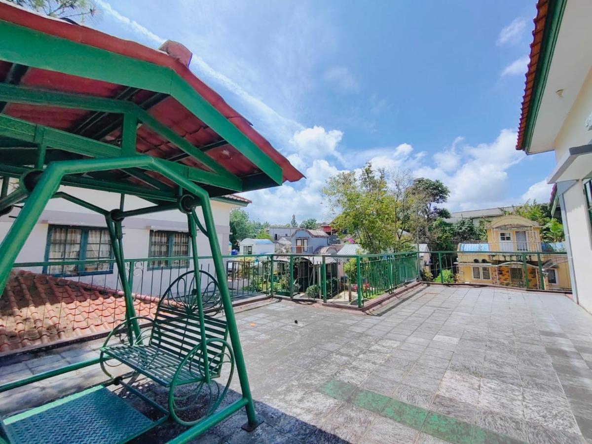 Villa Semesta Cikundul ภายนอก รูปภาพ